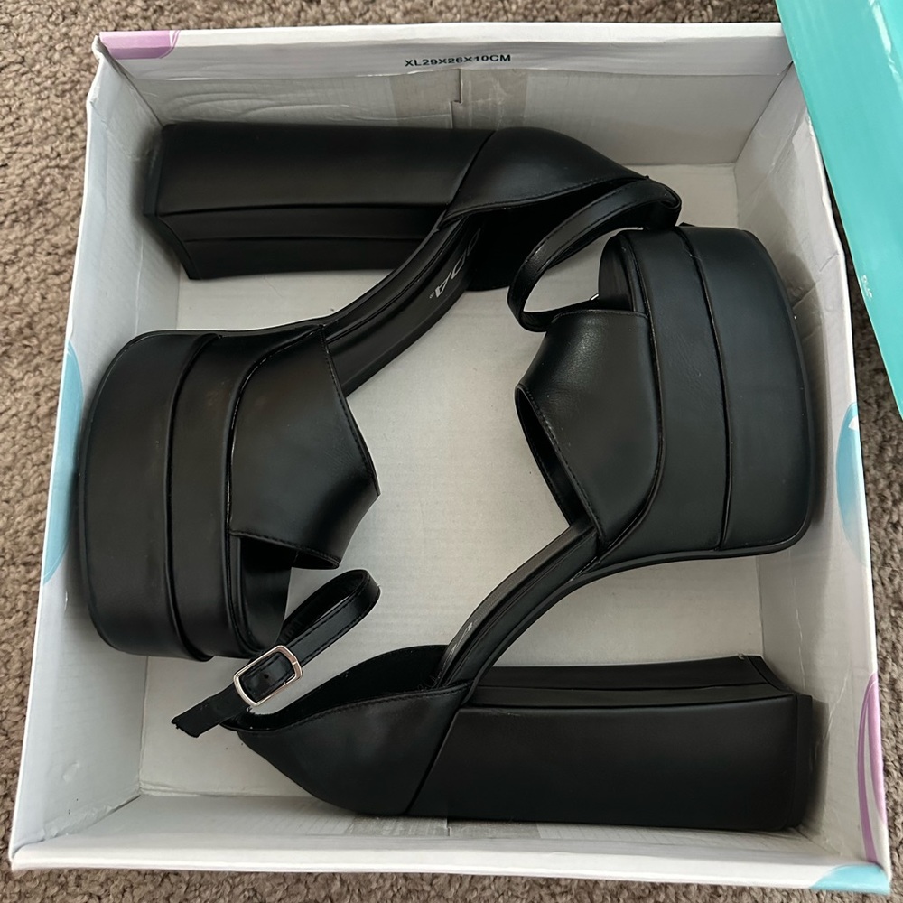 New 🌟 Soda platform heels
